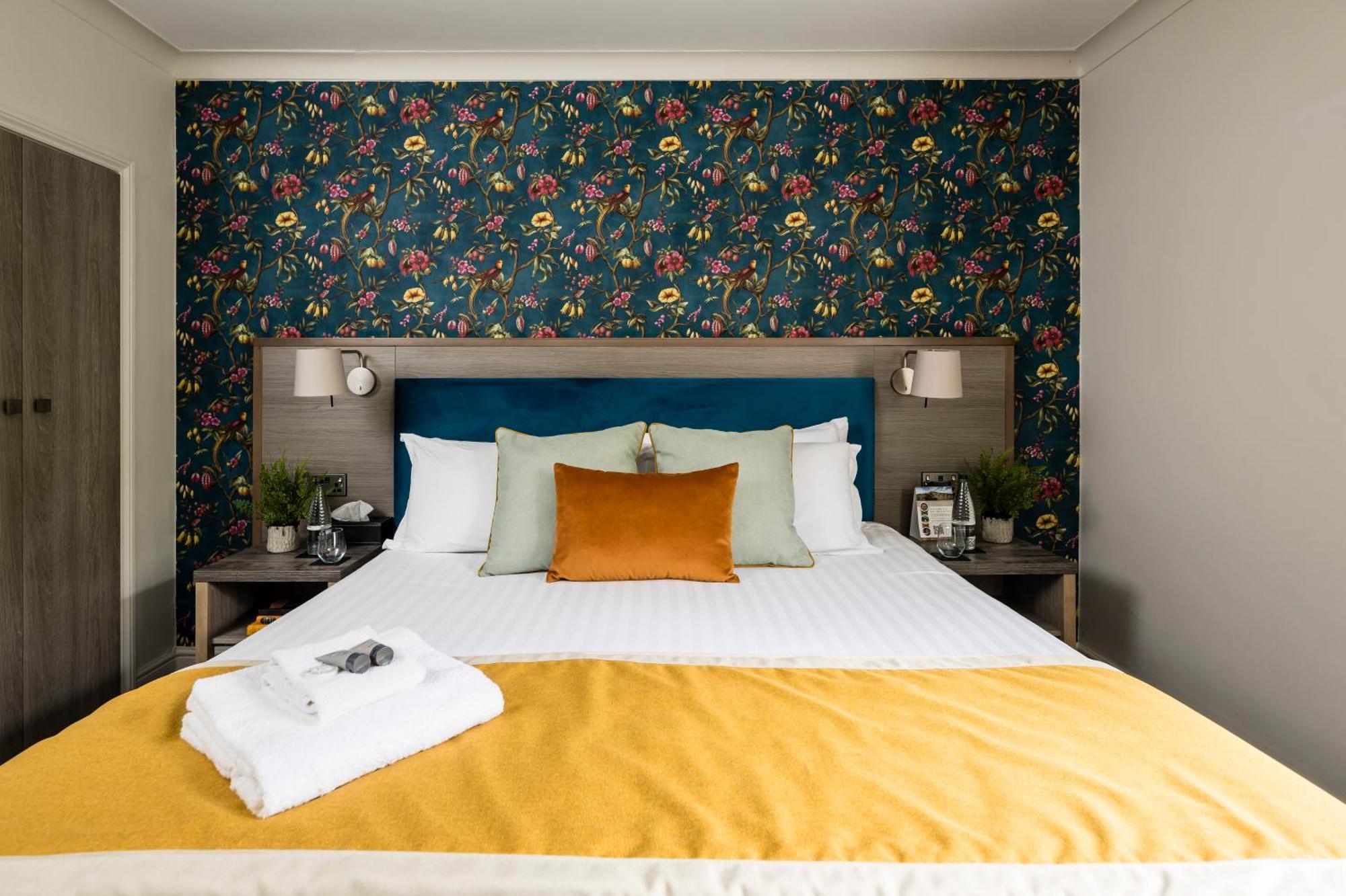 The Holt Hotel Steeple Aston Экстерьер фото