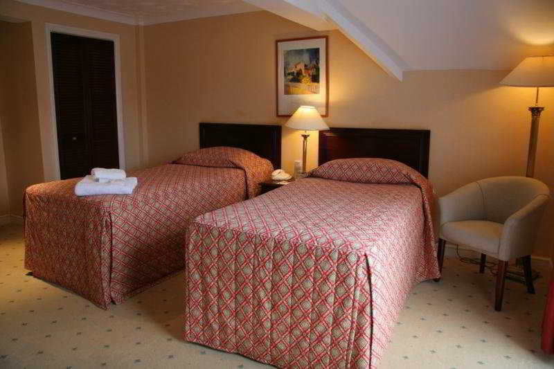 The Holt Hotel Steeple Aston Экстерьер фото