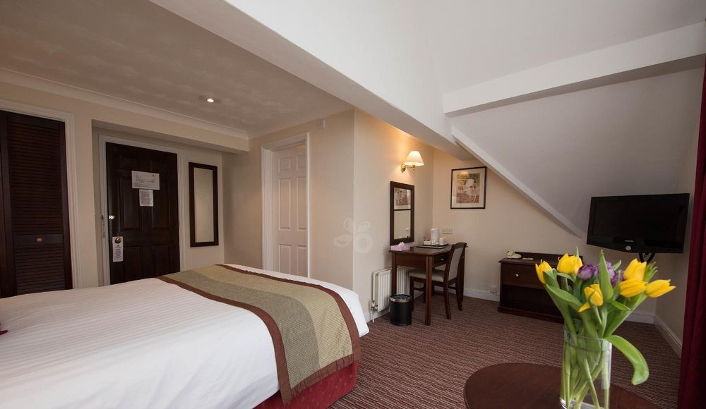 The Holt Hotel Steeple Aston Экстерьер фото